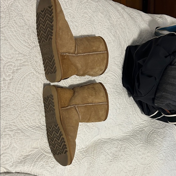 UGG Classic Tan Shearling Boots - Picture 2 of 6